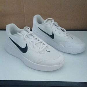 Womens sz 8.5 Nike Vapor lite 3 Tennis Shoes White